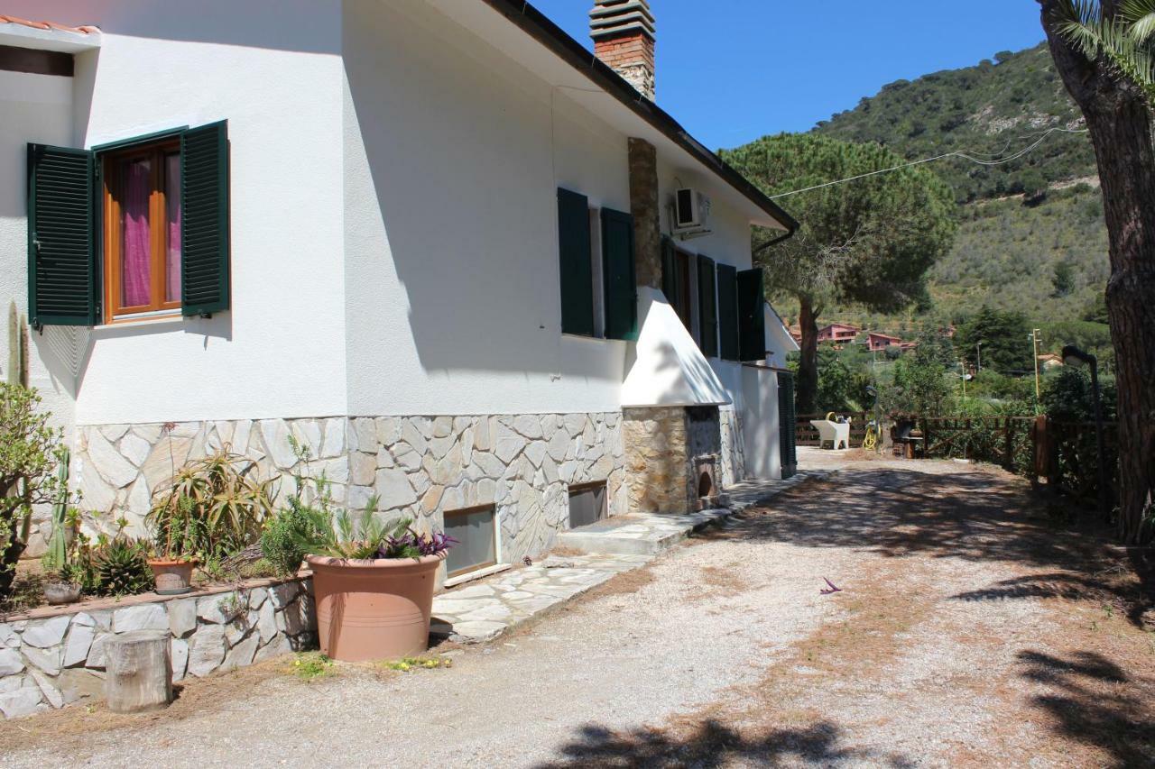 Podere L'Isolella Villa Lacona Exterior photo