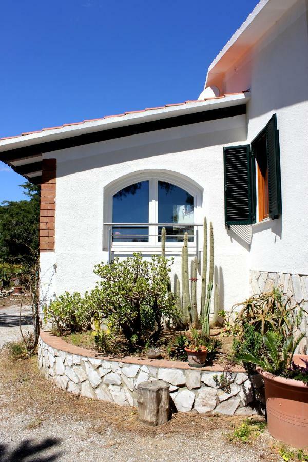 Podere L'Isolella Villa Lacona Exterior photo