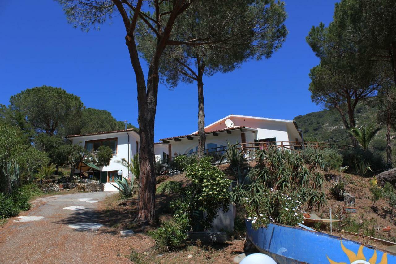 Podere L'Isolella Villa Lacona Exterior photo